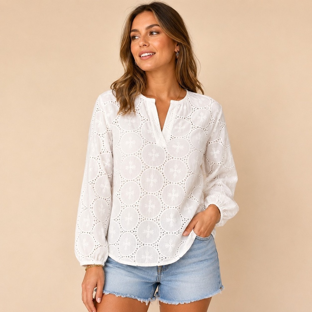 Carre Noir White Eyelet Peasant Top Women's Medium Boho Cottagecore Coastal Chic